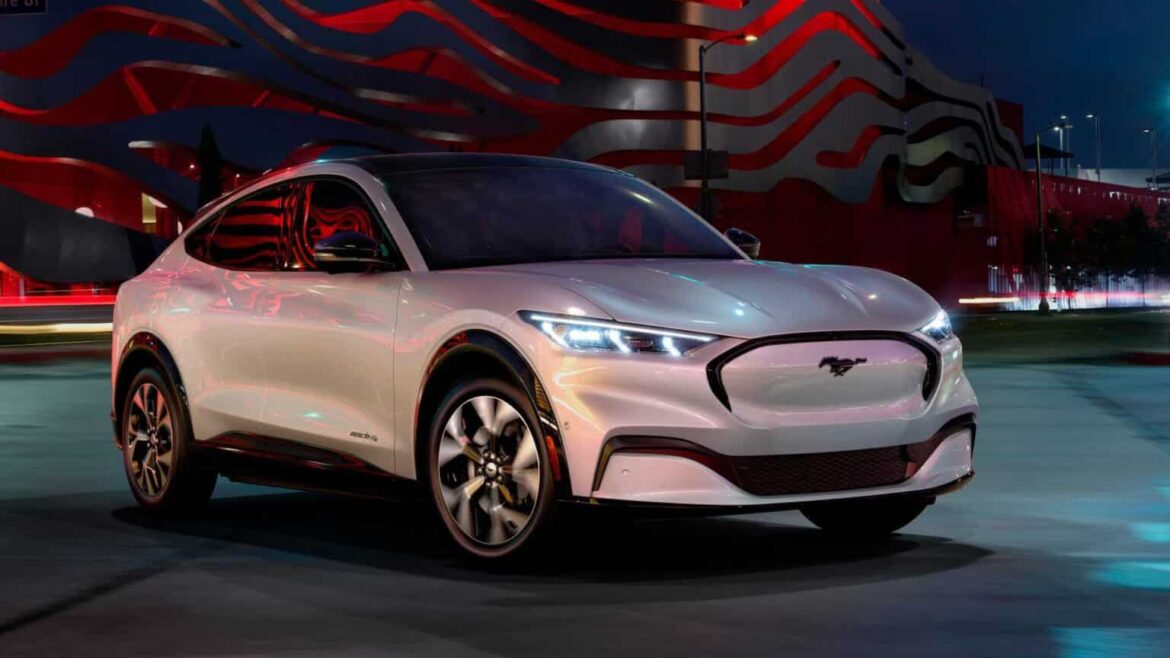 Ford снизит стоимость автомобилей Mustang Mach-E из-за конкуренции