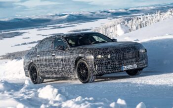 BMW i7